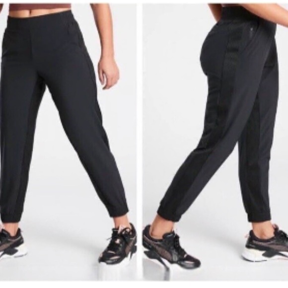 Athleta Black Textured Brooklyn Jogger Stretch Tapered Leg 566689 W1081 Sz 4 - Picture 2 of 10